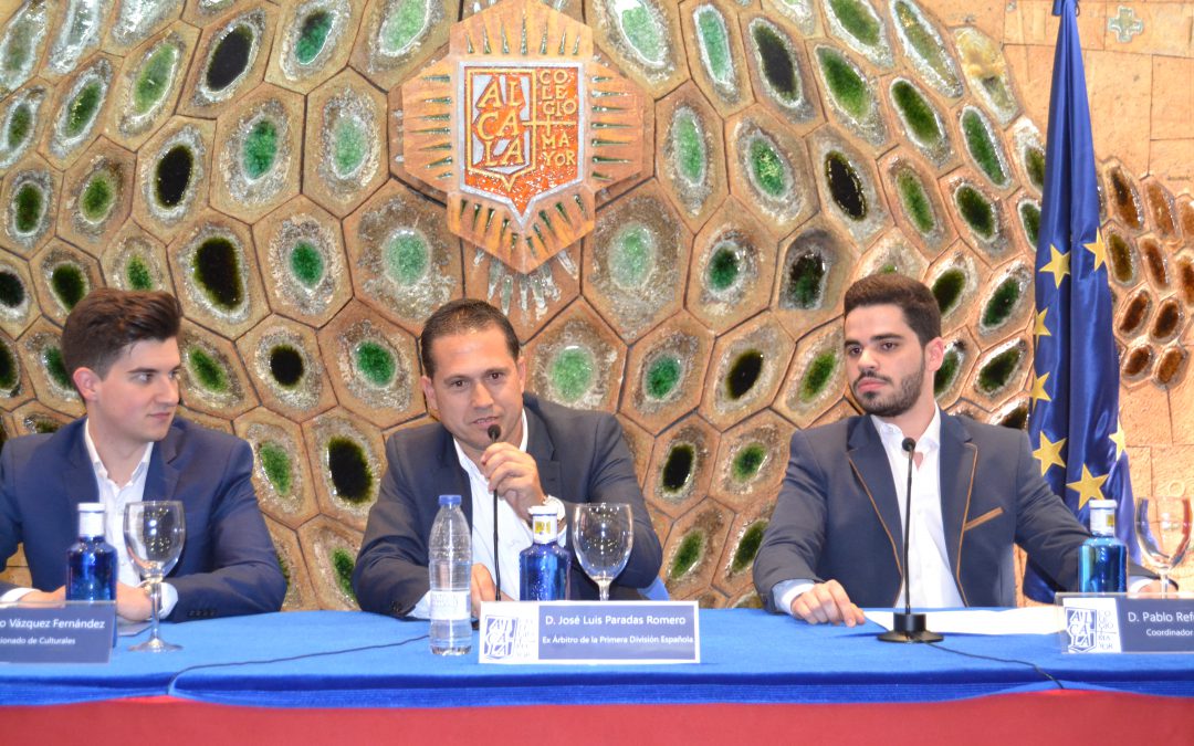 Conferencia D. José Luis Paradas Romero