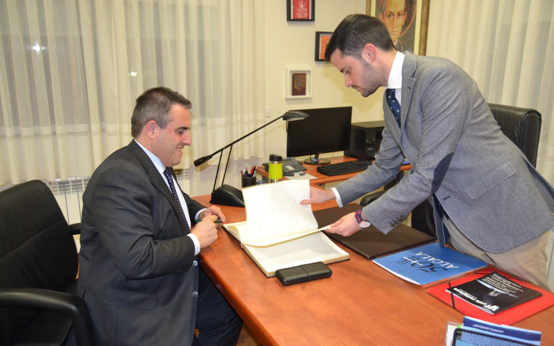 Conferencia D. Víctor del Pozo