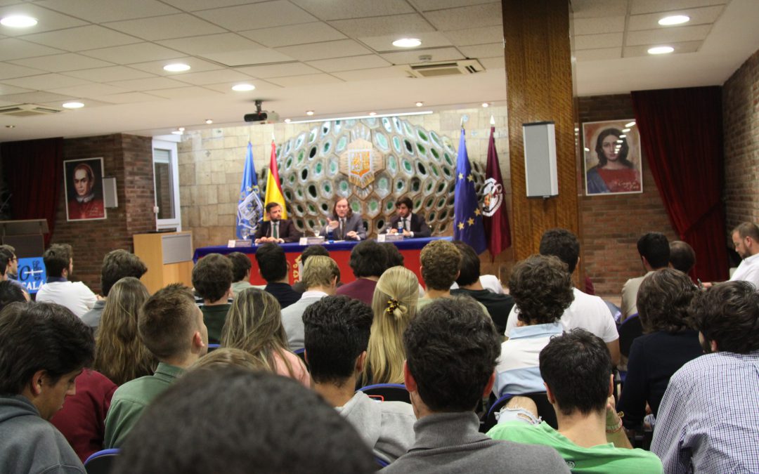 Conferencia de Álvaro Kirkpatrick