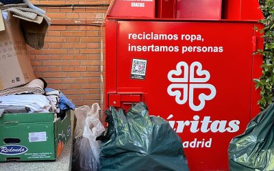 Donación de ropa a Cáritas