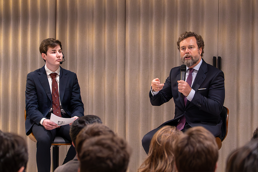 Conferencia D. Iván Espinosa de los Monteros