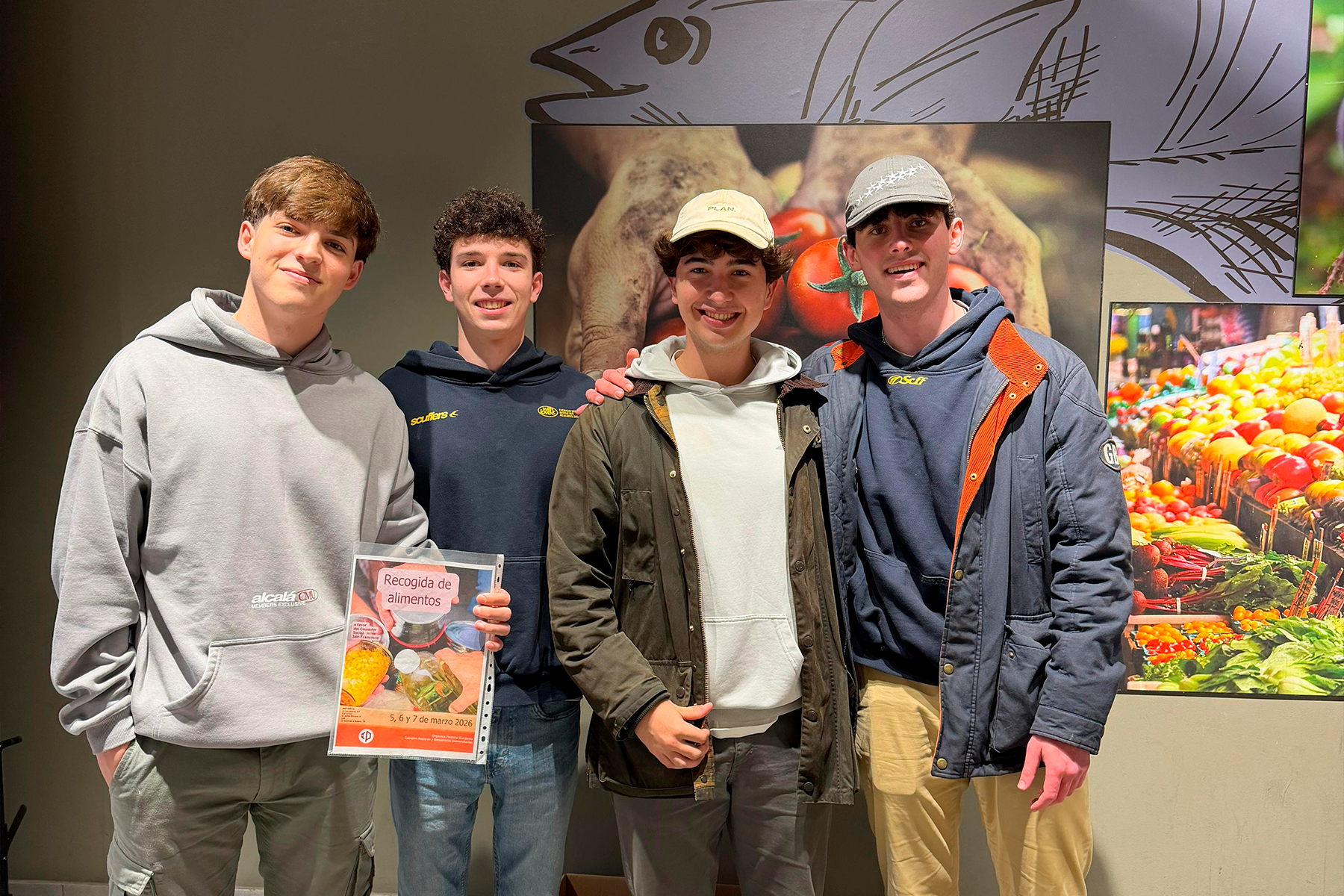 Voluntarios del Colegios Mayor Alcalá de Madrid durante la Recogida de Alimentos