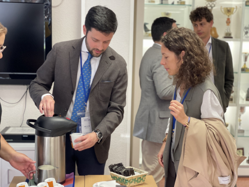 F75427F4-6292-4414-9BA6-8EB283F5E3B7